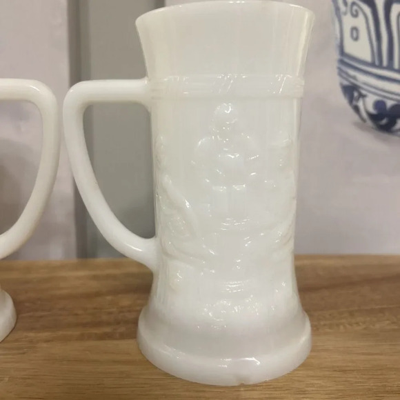 (2) VINTAGE FOSTORIA MILK GLASS MUG HEAT PROOF, U.S.A. - Picture 5 of 7